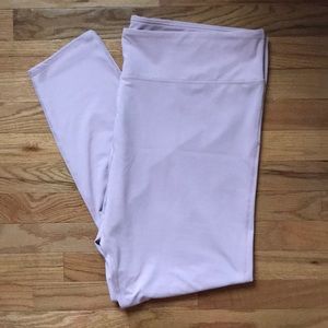Fabletics Capri Legging (Mauve)